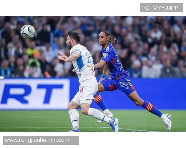 法甲梅斯对阵里昂比赛因恶劣天气腰斩球迷期待重赛时刻