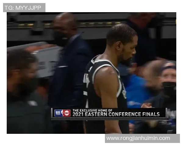 篮网与活塞激战正酣文字直播带你感受比赛精彩瞬间