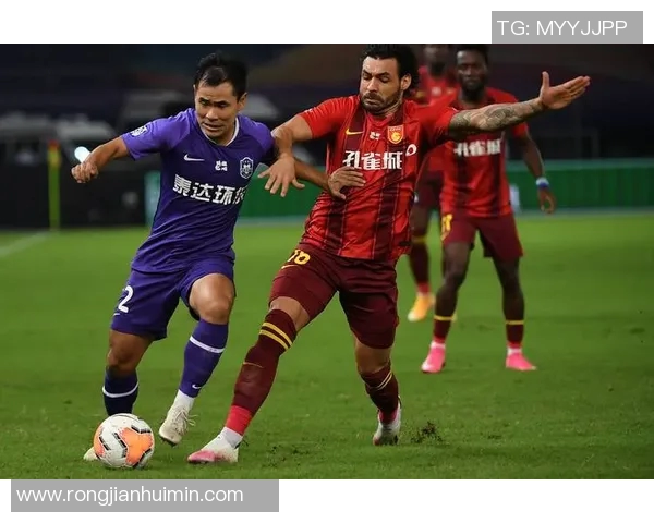 天津泰达与山东队激战正酣比分悬念引人关注